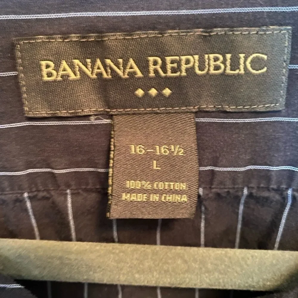 Banana Republic navy pin stripe dress shirt‎